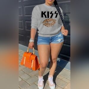 NWT Kiss 💋 Print Sweatshirt